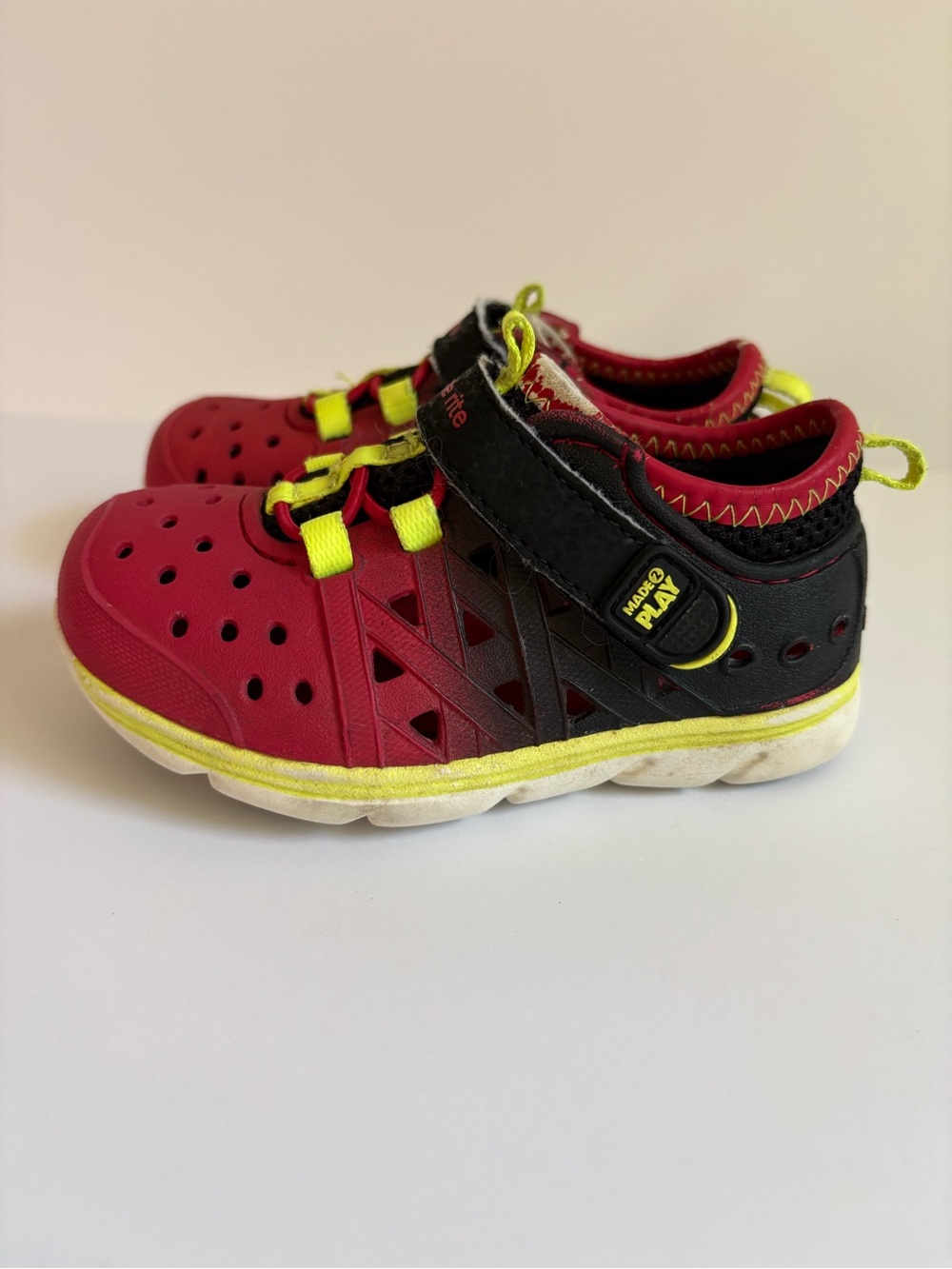 Stride Rite Made to Play Phibian Sneaker/Sandal Hybrid Toddler Size 8 Water Shoe
